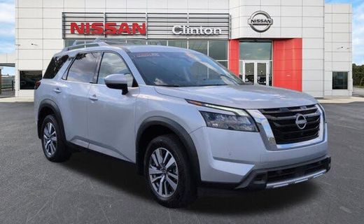 2025 Nissan Pathfinder SL