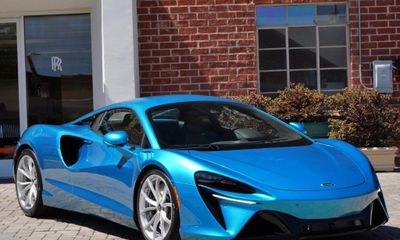 2026 McLaren Artura