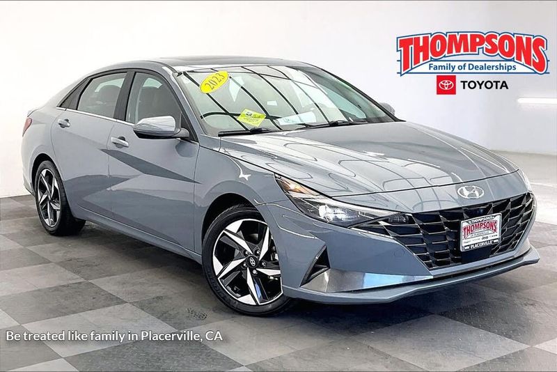 2023 Hyundai Elantra — a typically priced live listing