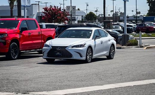 2021 Lexus ES 350 Base