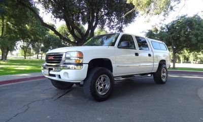 2005 GMC Sierra SLT