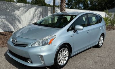 2013 Toyota Prius V Five