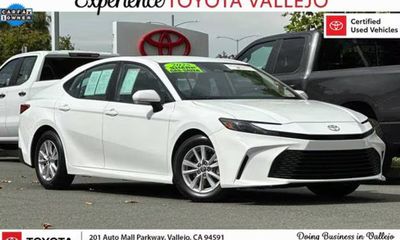 2025 Toyota Camry SE