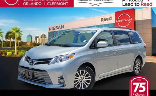 2020 Toyota Sienna XLE