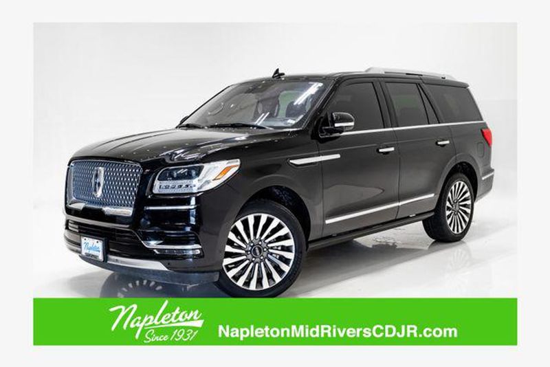 2019 Lincoln Navigator — a typically priced live listing