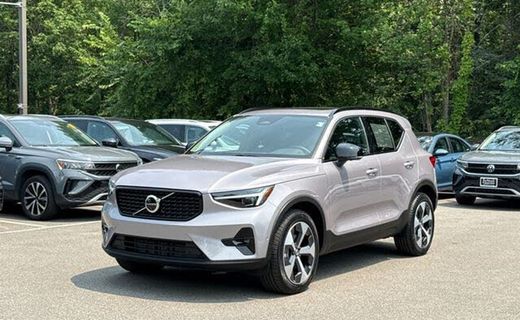 2026 Volvo XC40 Plus Dark
