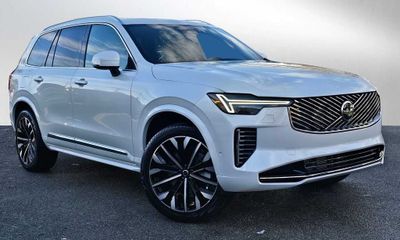 2026 Volvo XC90 Plus Bright