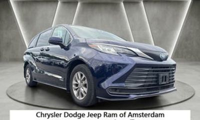 2021 Toyota Sienna LE