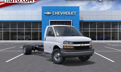 2026 Chevrolet Express 3500 Cutaway 177