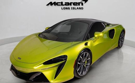 2023 McLaren Artura