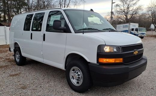 2025 Chevrolet Express 2500