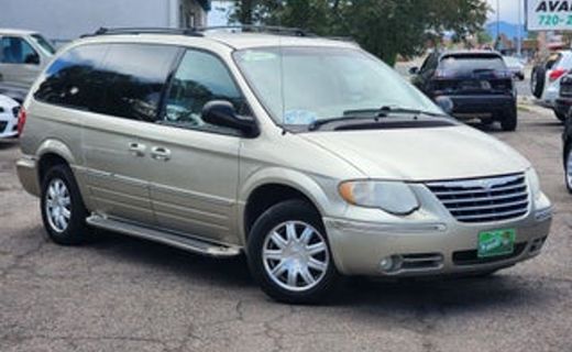 2005 Chrysler Town AND Country Touring