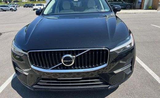 2022 Volvo XC60 Momentum Excl S60