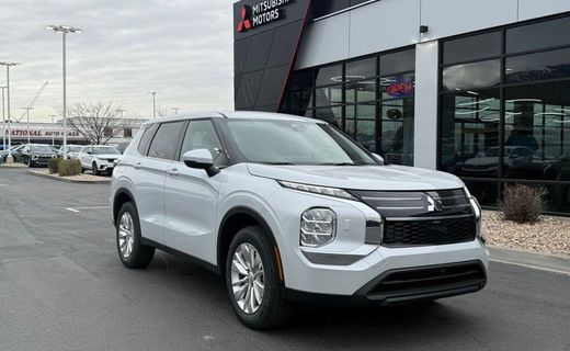 2026 Mitsubishi Outlander ES