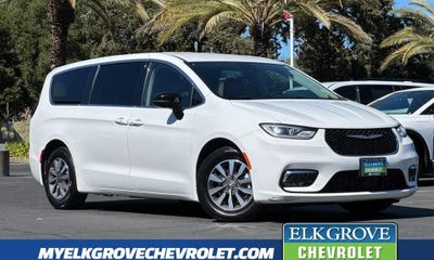 2024 Chrysler Pacifica Select