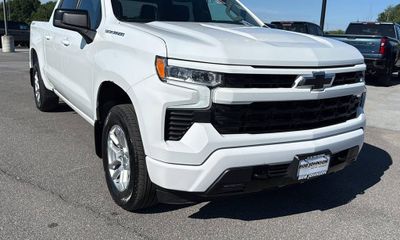 2024 Chevrolet Silverado RST