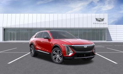 2025 Cadillac Lyriq Luxury 2