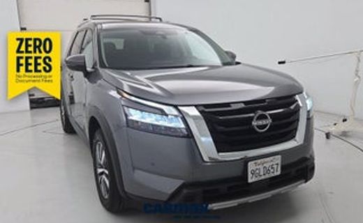 2023 Nissan Pathfinder SL