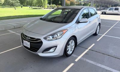 2014 Hyundai Elantra STD Style Tech