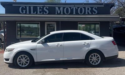 2014 Ford Taurus SE