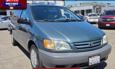 2003 Toyota Sienna CE