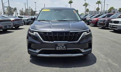 2024 Kia Carnival LX Seat Package