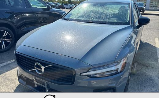 2022 Volvo S60