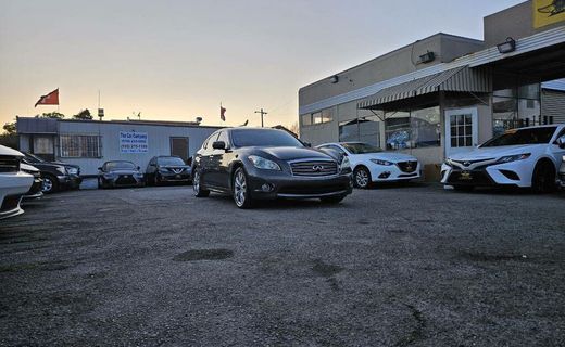 2012 Infiniti M37