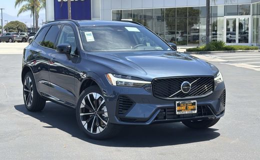 2026 Volvo XC60 Plus Dark