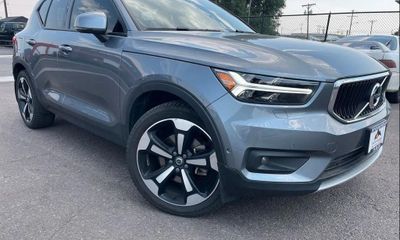 2019 Volvo XC40 R Design Momentum
