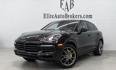 2023 Porsche Cayenne E Hybrid Coupe