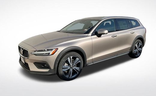 2026 Volvo V60CC Plus