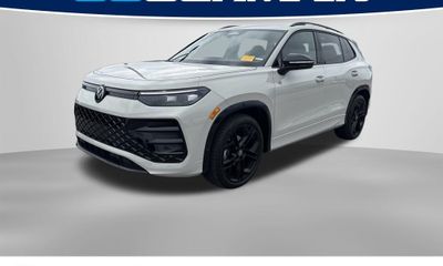 2025 Volkswagen Tiguan SE Black