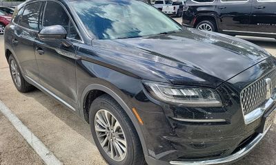 2023 Lincoln Nautilus Standard