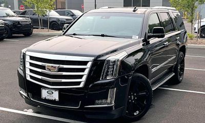 2017 Cadillac Escalade Luxury