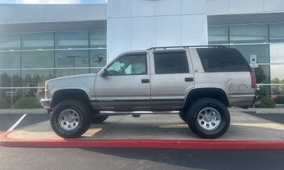 1999 Chevrolet Tahoe LT 4 Door