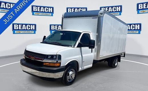 2026 Chevrolet Express 3500 Cutaway 177