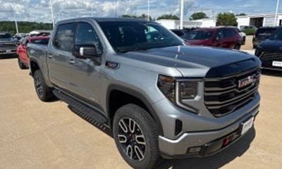 2026 GMC Sierra SLT