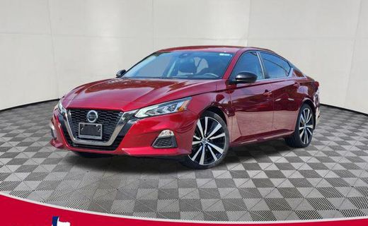 2022 Nissan Altima SR
