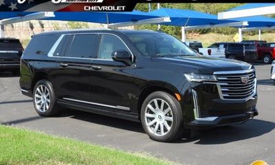 2023 Cadillac Escalade ESV Premium Luxury Platinum