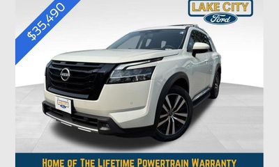 2023 Nissan Pathfinder Platinum
