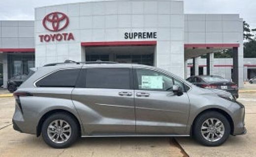 2026 Toyota Sienna Platinum