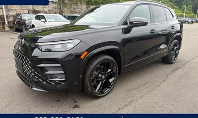 2025 Volkswagen Tiguan 4 Motion SE