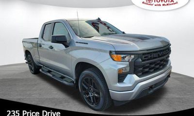 2023 Chevrolet Silverado Custom