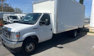 2025 Ford E-450 Super Duty