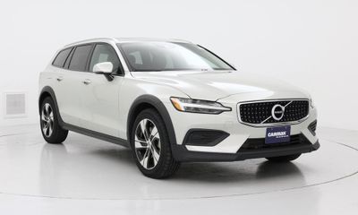 2020 Volvo V60CC Momentum