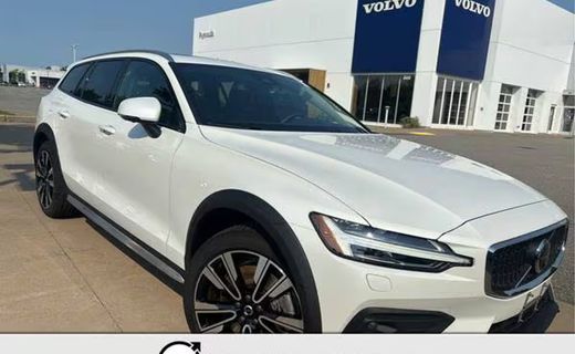 2026 Volvo V60CC Ultra