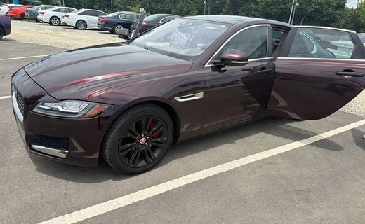 2016 Jaguar XF Premium