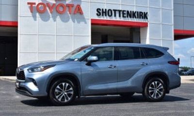 2020 Toyota Highlander XLE NAV