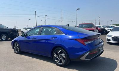 2025 Hyundai Elantra SEL Convenience